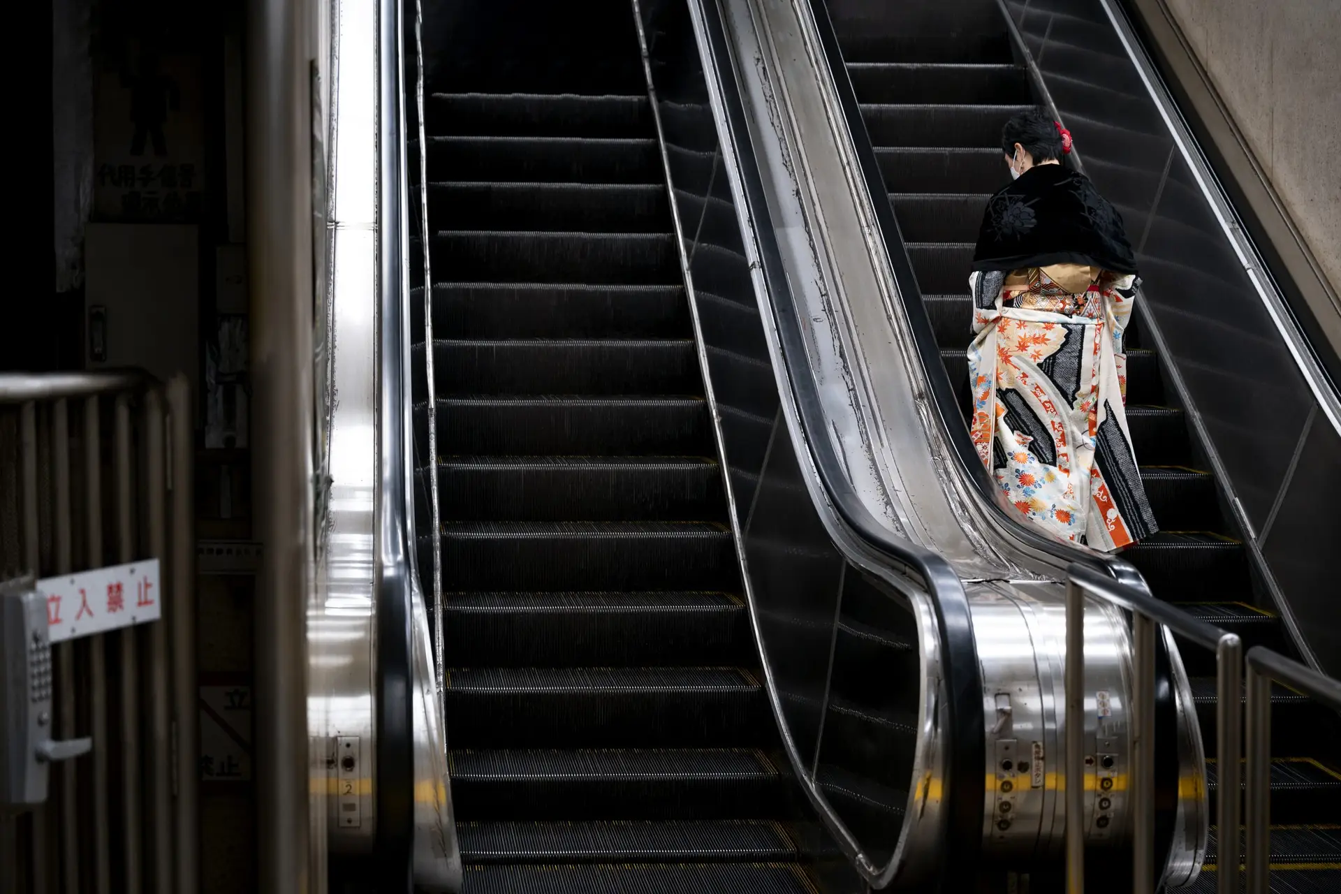 Como limpiar escaleras mecánicas