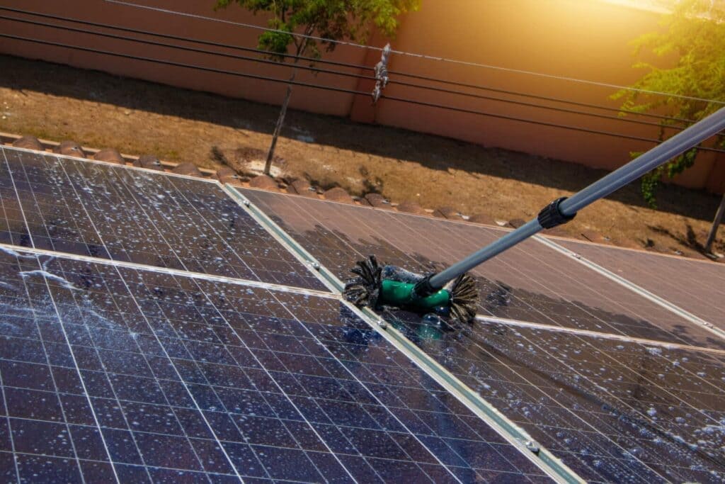 pasos para limpiar panales fotovoltaicos